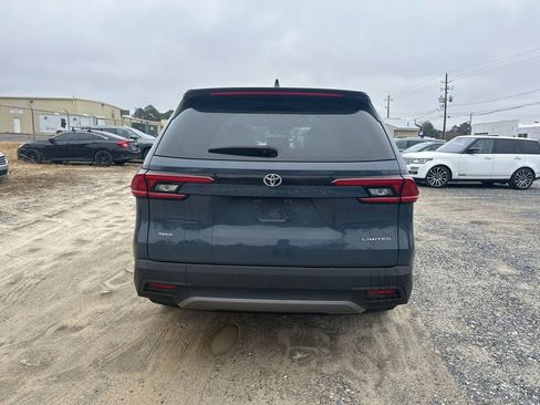 Used 2025 Toyota Grand Highlander AWD image 4