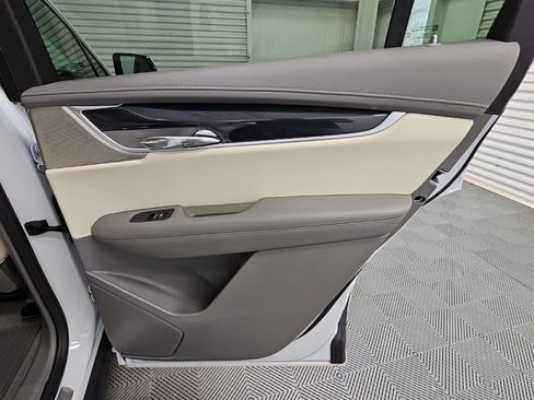 Used 2024 Cadillac XT6 Premium Luxury AWD/4WD image 42