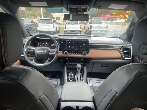 Certified 2024 GMC Canyon AT4 w/ Technology Package image 28