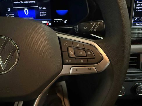 Certified 2022 Volkswagen Taos S image 30