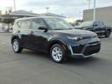 Used 2023 Kia Soul LX w/ LX Technology Package image 5