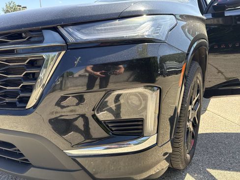 Used 2022 Chevrolet Traverse Premier w/ Redline Edition AWD/4WD image 15