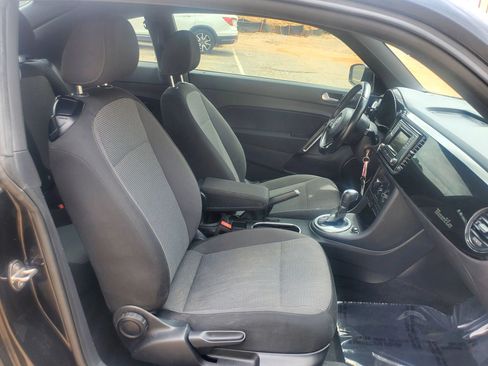 Used 2019 Volkswagen Beetle 2.0T S FWD image 22