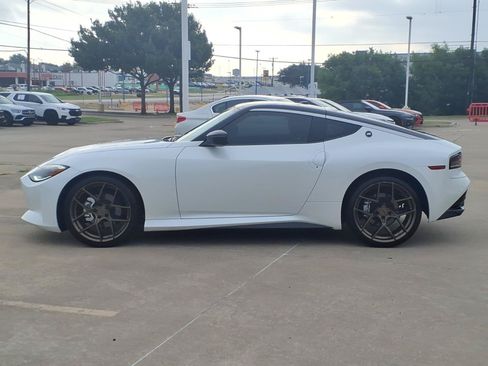 Used 2024 Nissan Z Sport w/ Floor Mat Package RWD image 6