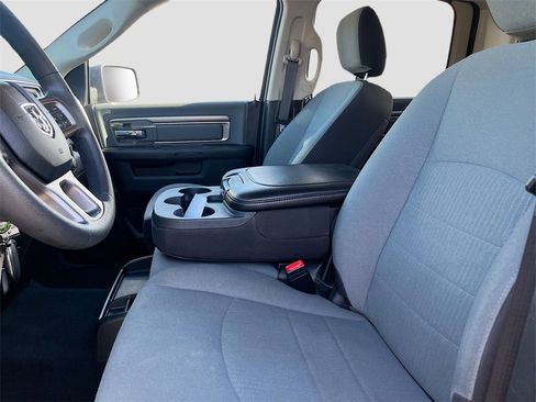 Used 2022 RAM 1500 Classic SLT image 19