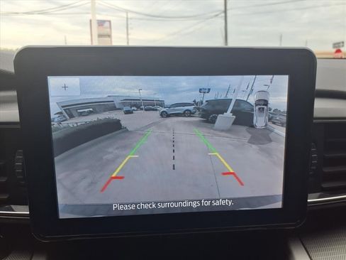 Used 2021 Ford Explorer XLT w/ Equipment Group 202A image 11