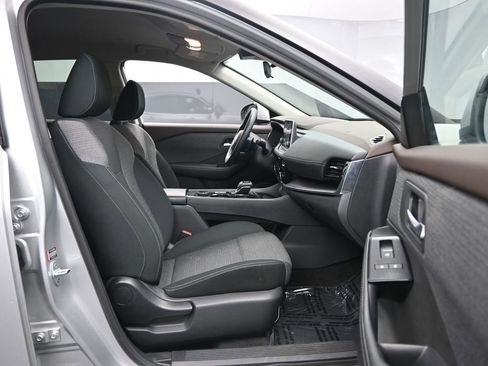 Used 2022 Nissan Rogue SV AWD/4WD image 28