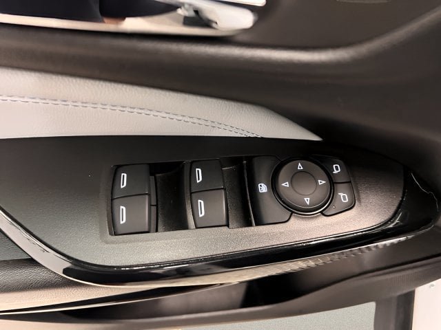 Certified 2025 Chevrolet Trax LT FWD image 14