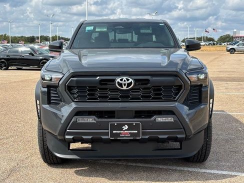 New 2025 Toyota Tacoma TRD Off-Road image 3