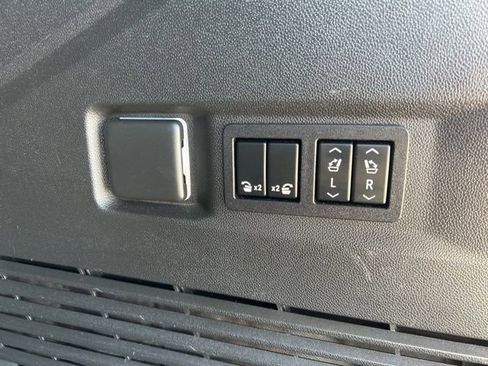 Used 2022 Chevrolet Tahoe High Country w/ Max Trailering Package AWD/4WD image 33