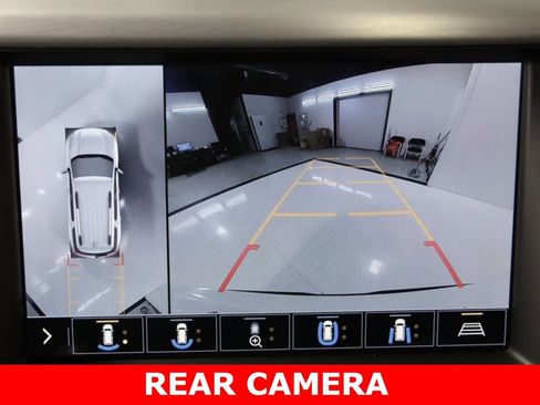 Used 2020 GMC Acadia SLT w/ Premium Package image 18