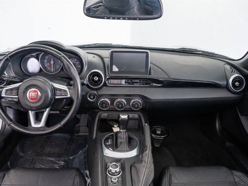 Used 2019 FIAT 124 Spider Lusso w/ Convenience Group RWD image 12