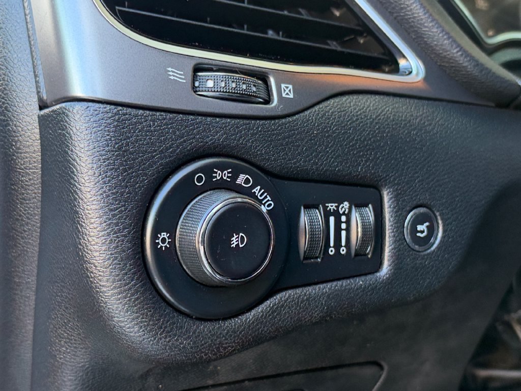 Certified 2020 Jeep Cherokee Limited AWD/4WD image 24