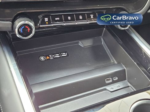 Certified 2025 Chevrolet Suburban Premier AWD/4WD image 22