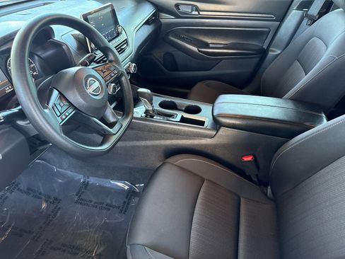 Used 2025 Nissan Altima 2.5 S image 9