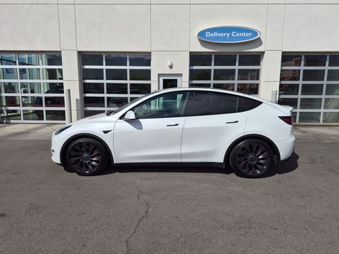 Used 2021 Tesla Model Y Performance AWD/4WD image 9