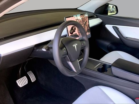 Used 2021 Tesla Model Y Performance AWD/4WD image 17