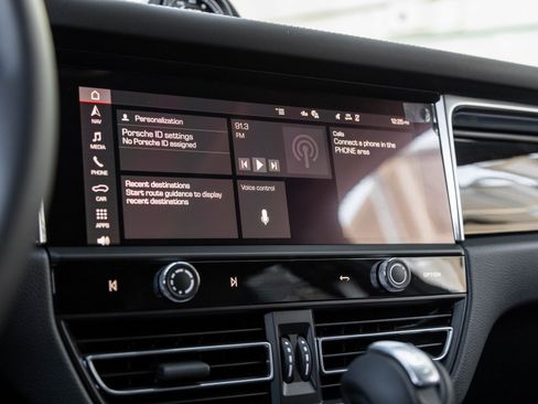 New 2026 Porsche Macan Turbo image 25