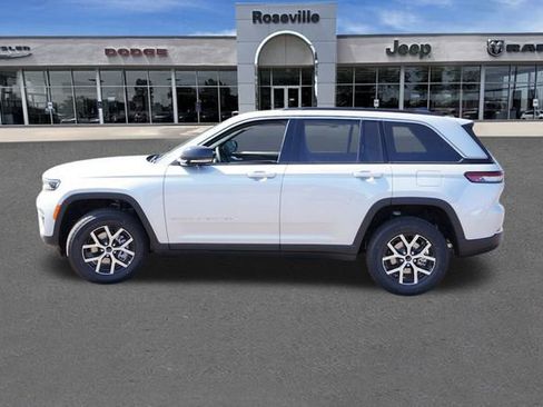 New 2025 Jeep Grand Cherokee Limited w/ Trailer Tow Package image 6