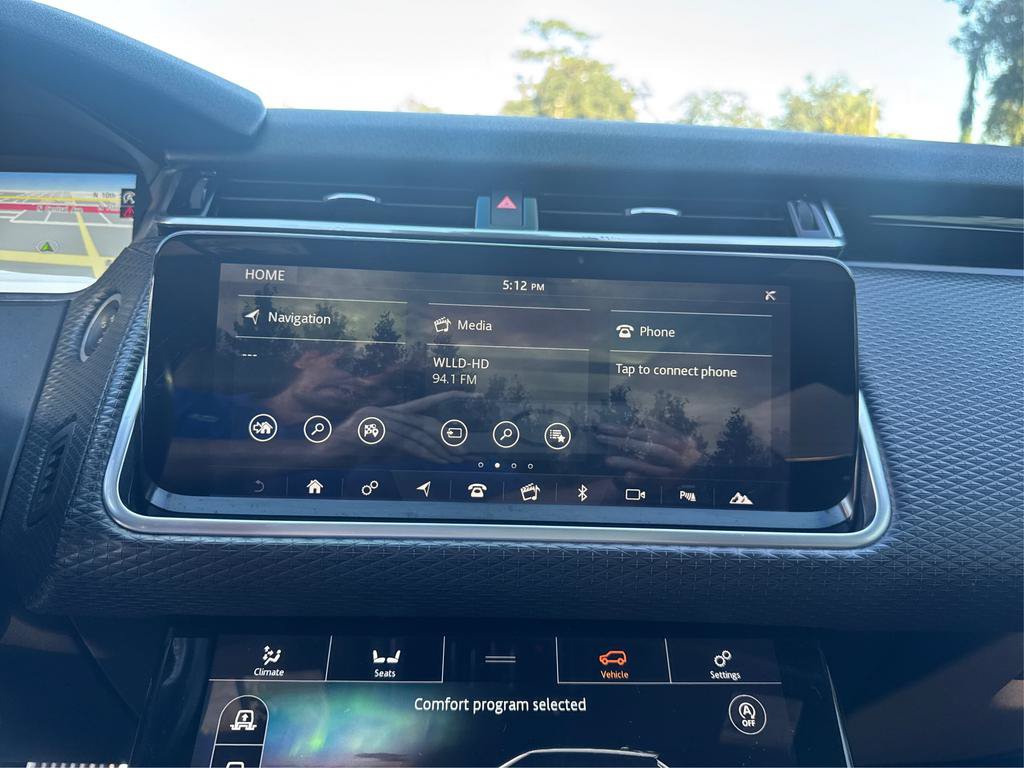 Used 2018 Land Rover Range Rover Velar R-Dynamic SE AWD/4WD image 11