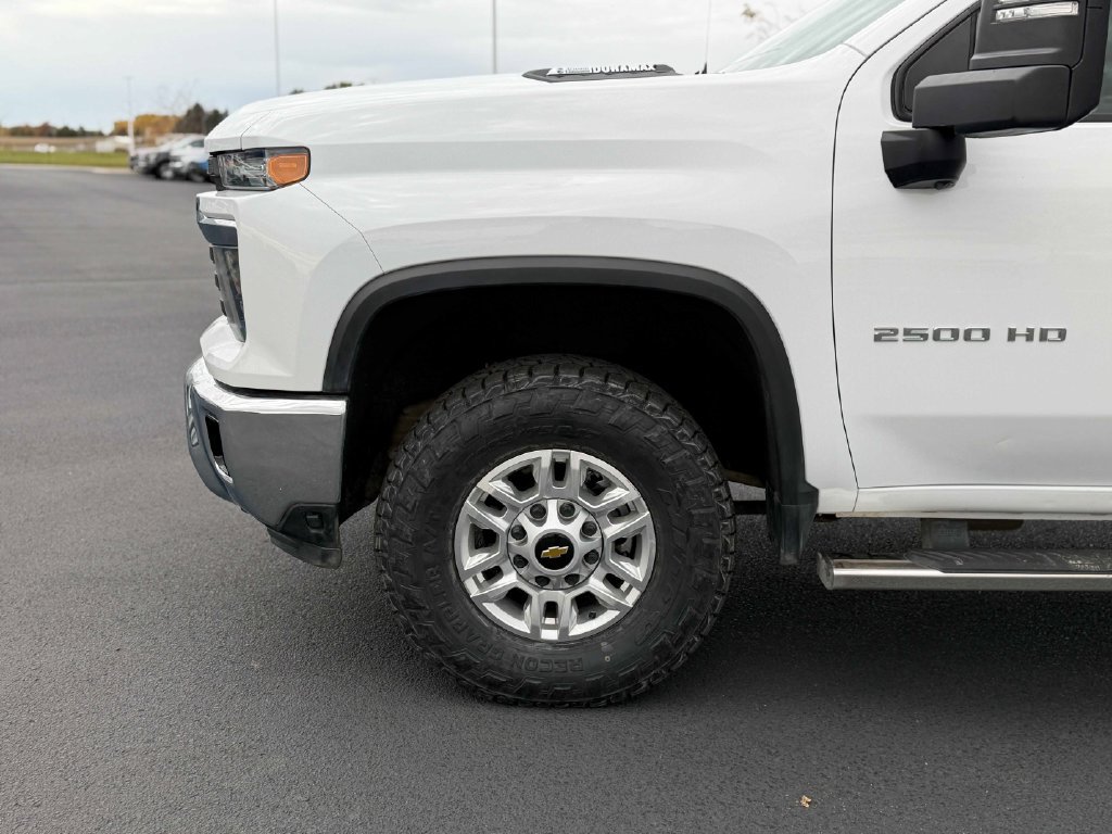 Used 2024 Chevrolet Silverado 2500 LT w/ Safety Package AWD/4WD image 12