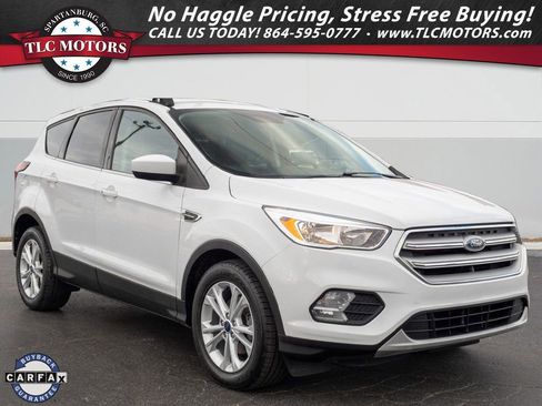 Used 2019 Ford Escape SE image 1
