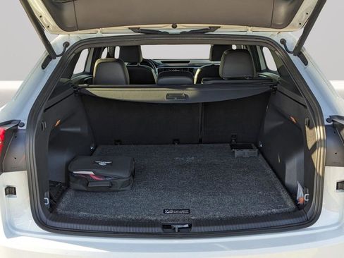 Certified 2023 Volkswagen Atlas Cross Sport SE w/ Panoramic Sunroof Package image 10