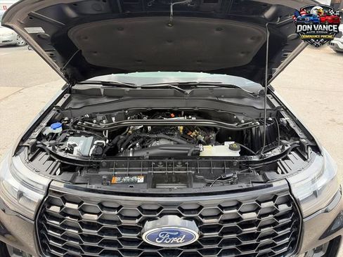 Used 2025 Ford Explorer ST-Line w/ ST-Line Street Pack AWD/4WD image 21