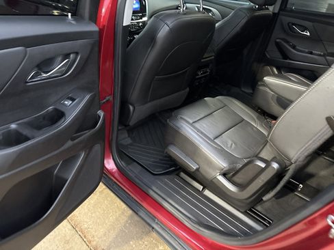 Used 2020 Chevrolet Traverse RS w/ LPO, Floor Liner Package AWD/4WD image 12