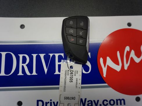 Used 2024 Chevrolet Tahoe Z71 w/ Luxury Package image 21