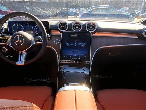 Used 2025 Mercedes-Benz C 300 4MATIC Sedan image 12