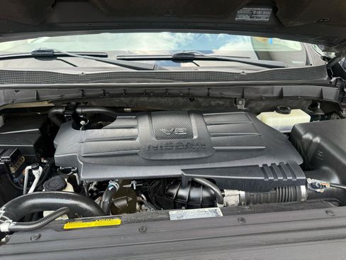 Used 2017 Nissan Titan PRO-4X AWD/4WD image 8