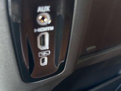 Used 2024 Chrysler Pacifica Pinnacle w/ Trailer Tow Group image 33