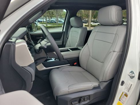 New 2026 Toyota Tundra Limited AWD/4WD image 16