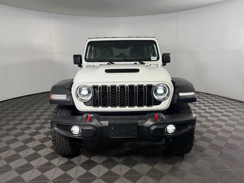 Used 2026 Jeep Wrangler Unlimited Rubicon AWD/4WD image 3