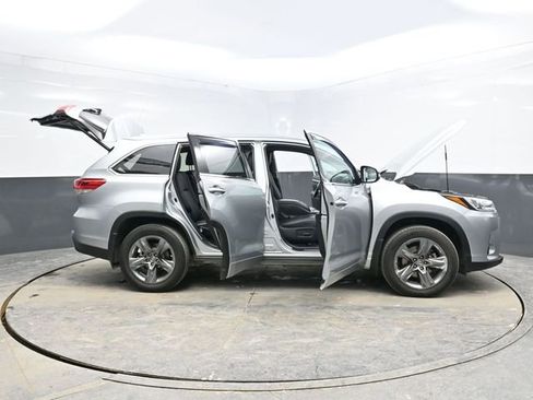 Used 2019 Toyota Highlander Limited Platinum image 50