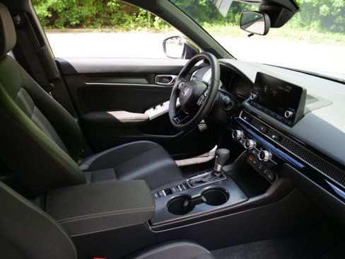 Used 2025 Honda Civic Sport image 34