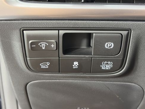 Used 2025 Hyundai Tucson Limited AWD/4WD image 31