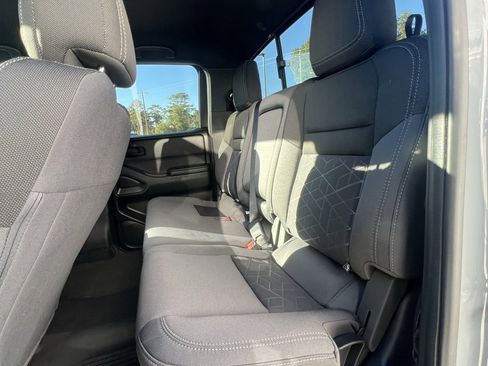 Used 2026 Nissan Frontier SV w/ Tow Package image 19