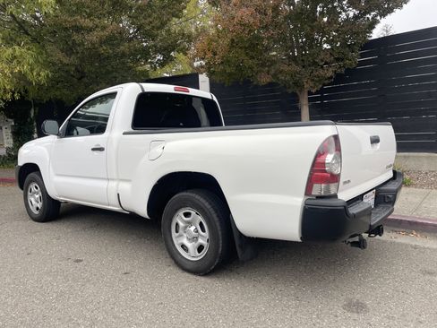 Used 2011 Toyota Tacoma 2WD Regular Cab image 5