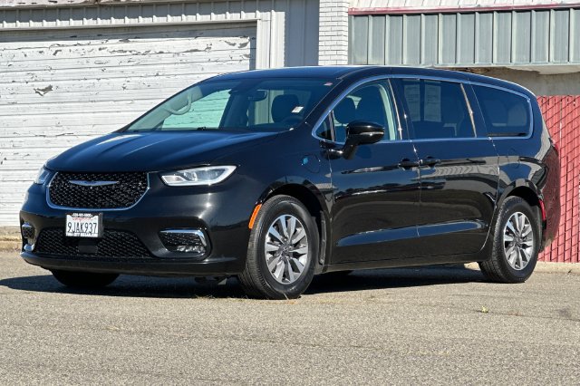 Used 2024 Chrysler Pacifica Limited FWD image 8