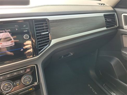 Used 2023 Volkswagen Atlas SE w/ Panoramic Sunroof Package image 29