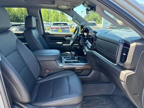 Used 2025 GMC Sierra 1500 Elevation w/ Elevation Premium Package AWD/4WD image 9
