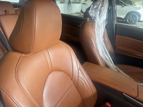 Used 2020 Toyota Avalon Limited FWD image 11