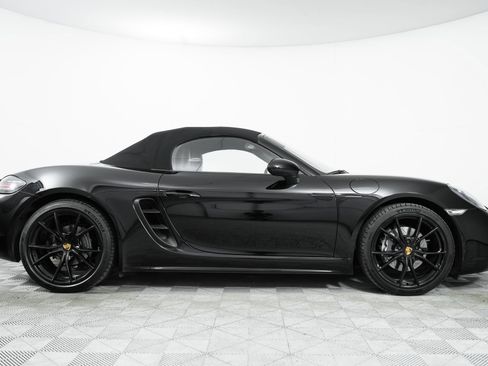 Used 2021 Porsche 718 Boxster RWD image 22