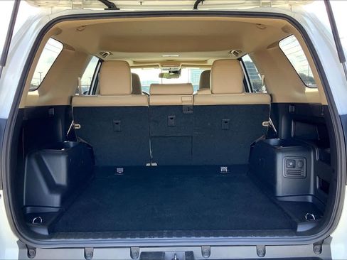 Used 2022 Toyota 4Runner SR5 Premium w/ Moonroof Package RWD image 34