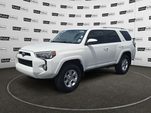 Used 2018 Toyota 4Runner SR5 RWD image 2