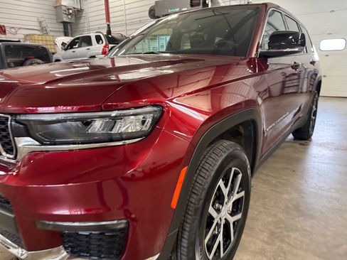 Used 2024 Jeep Grand Cherokee L Limited w/ Trailer Tow Package AWD/4WD image 52
