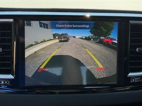Used 2025 Chrysler Voyager LX FWD image 18