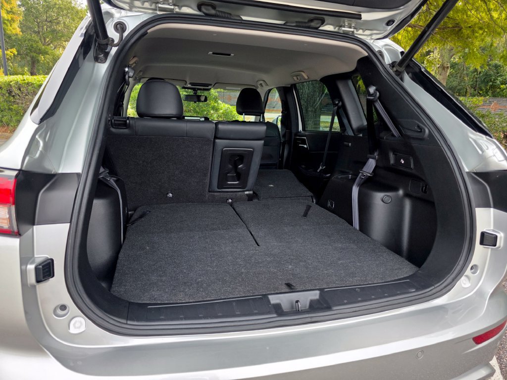 Used 2023 Mitsubishi Outlander SE FWD image 34